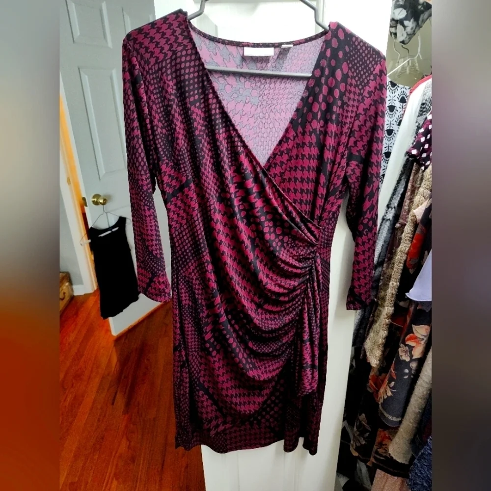 LAST CHANCE! GOODWILL THIS WEEK! NY&C Maroon/Black Ruched Dress - Picture 1 of 4